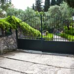 A Guide For Quieting Noisy Driveway Gates